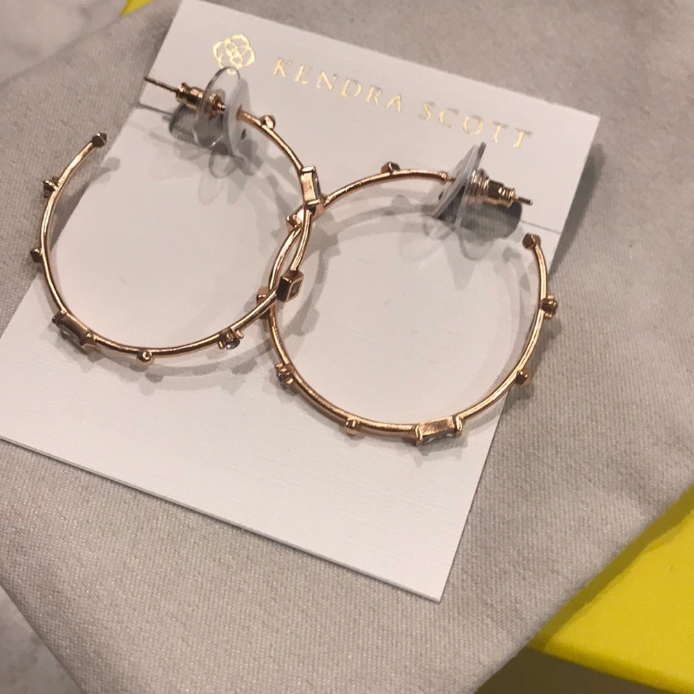 Kendra Scott Earrings—> or best offer!! ❤️ - Picture 2 of 4